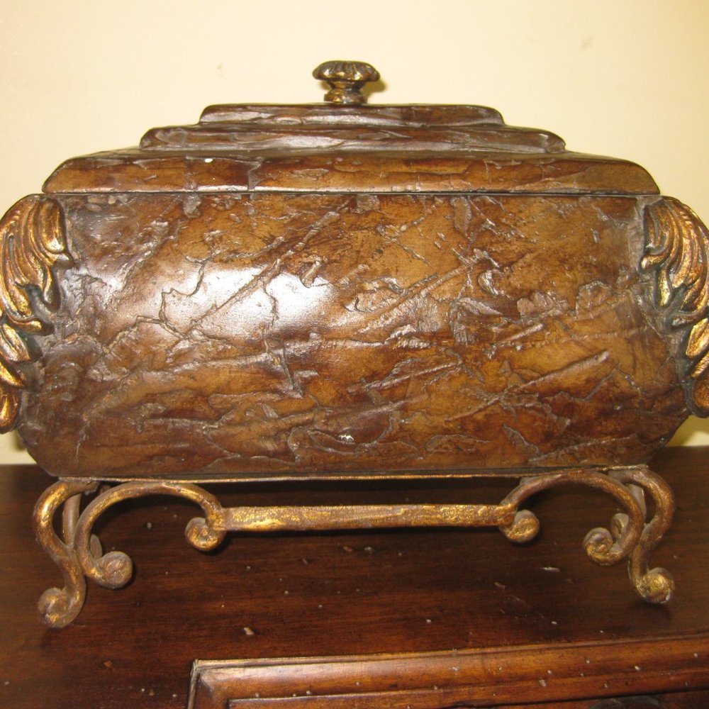 Decorative Box on stand - Picture 4 of 7